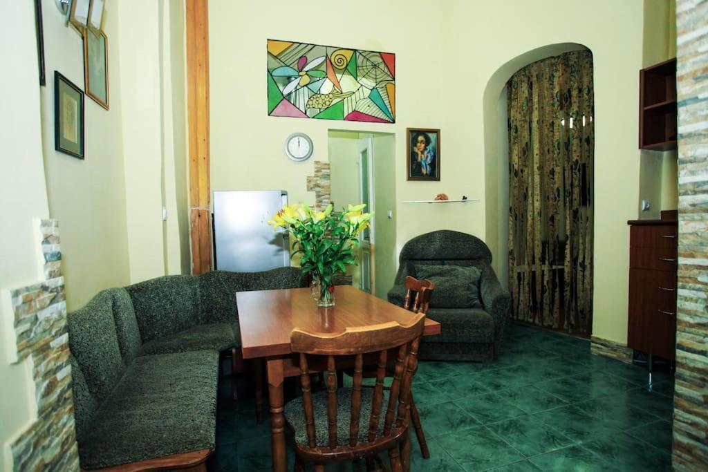 Nataly Apartament-Old Tbilisi Center Екстер'єр фото